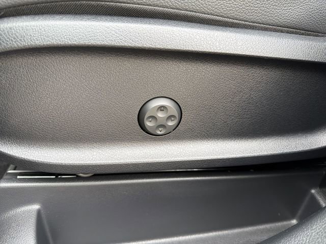 Used 2025 Mercedes-Benz GLB 250 image 14