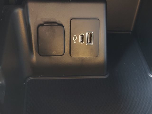Used 2025 Ford Explorer ST AWD/4WD image 18