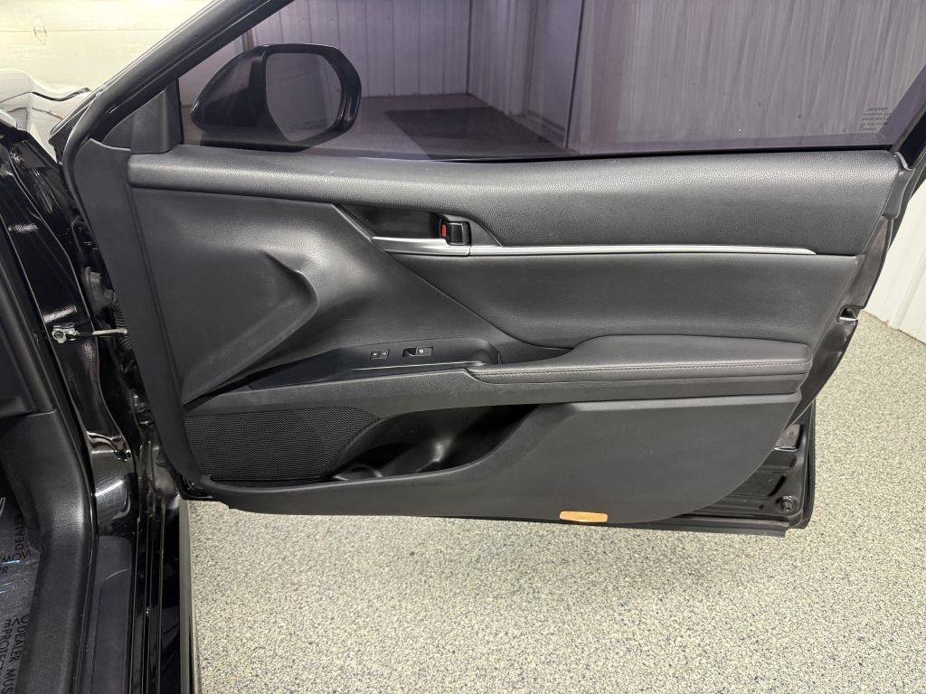 Used 2019 Toyota Camry XSE FWD image 36