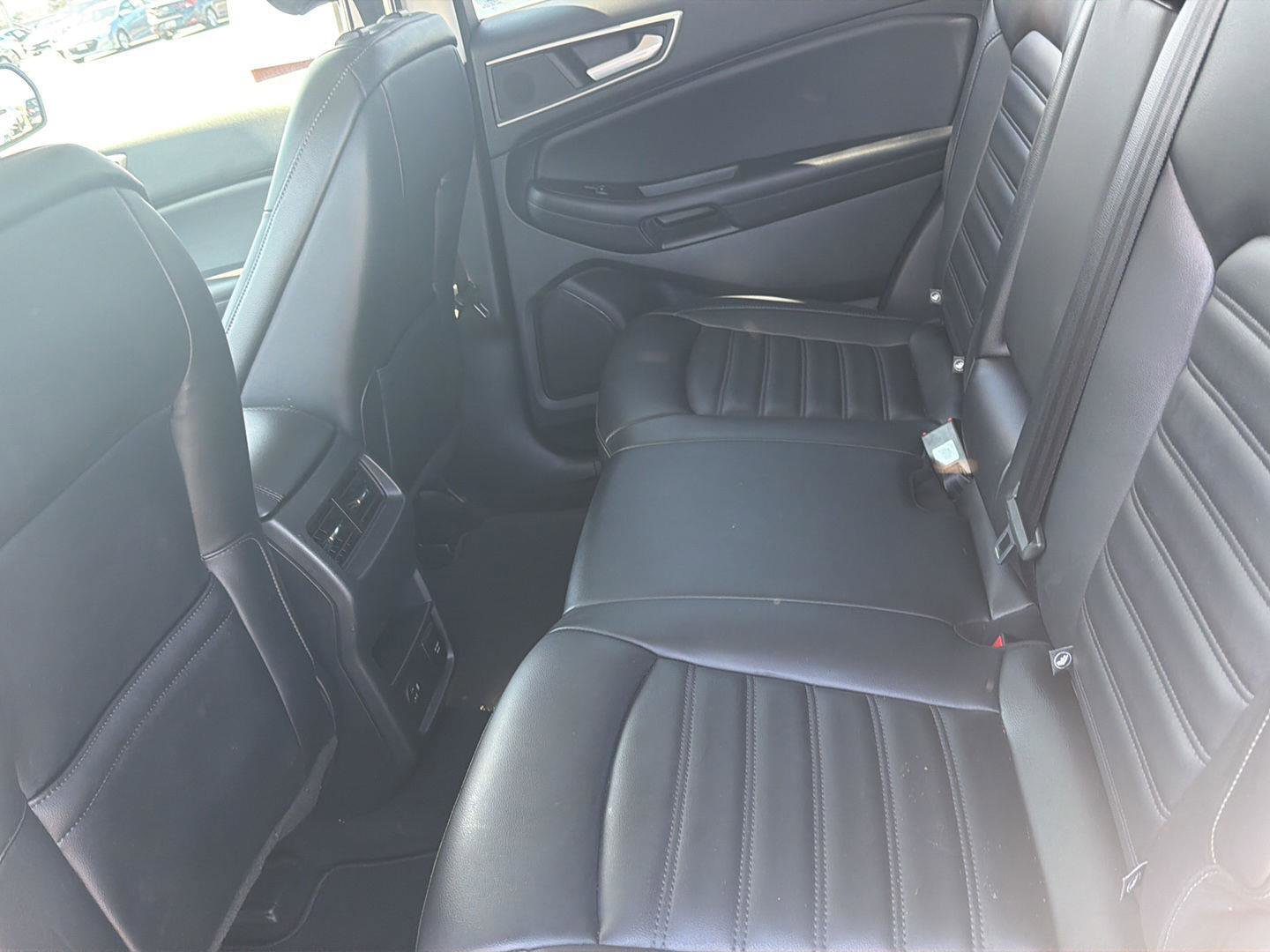 Used 2022 Ford Edge SEL w/ Convenience Package image 15