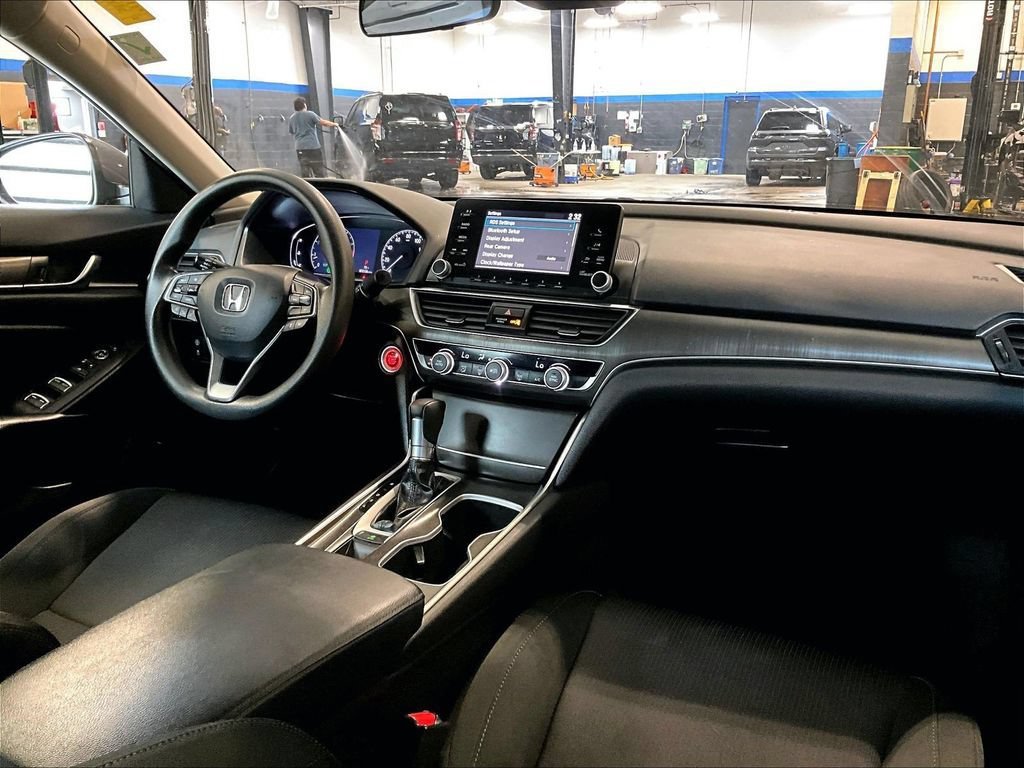 Used 2018 Honda Accord LX image 14