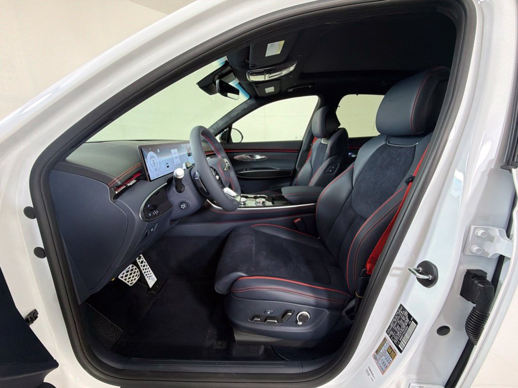 New 2027 Genesis GV70 3.5T Prestige AWD/4WD image 23