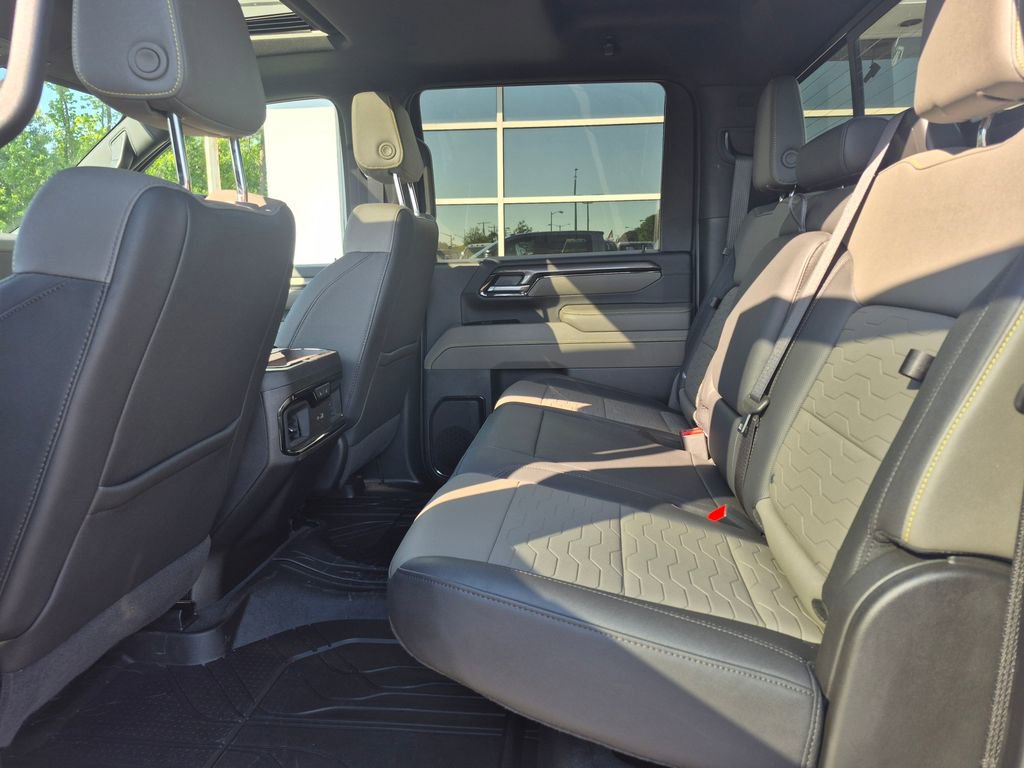 Used 2025 Chevrolet Silverado 2500 ZR2 w/ Technology Package AWD/4WD image 19