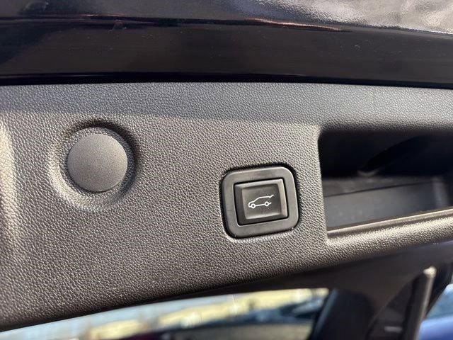 Used 2018 Chevrolet Equinox LT image 36