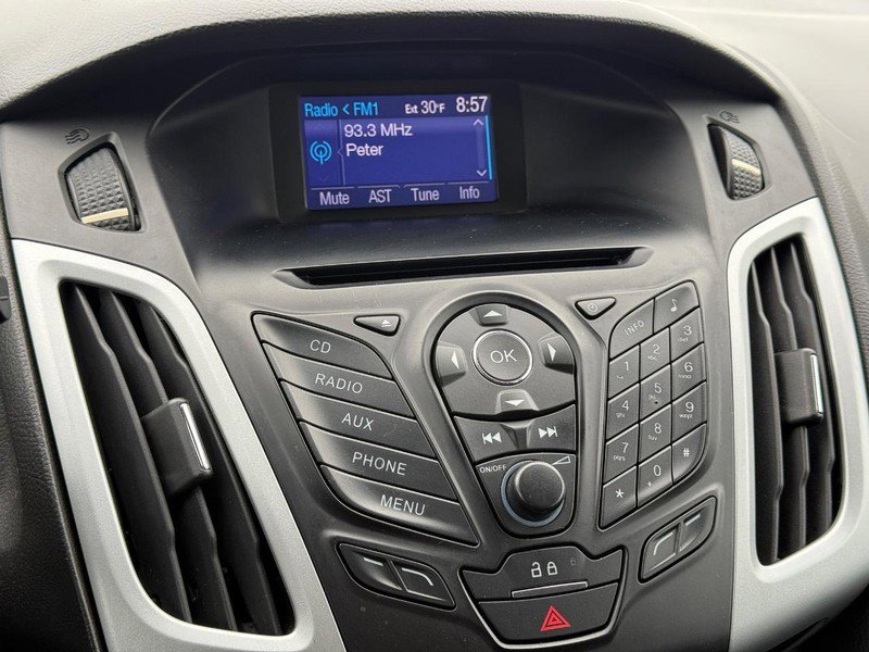 Used 2013 Ford Focus SE w/ SE Winter Pkg FWD image 17