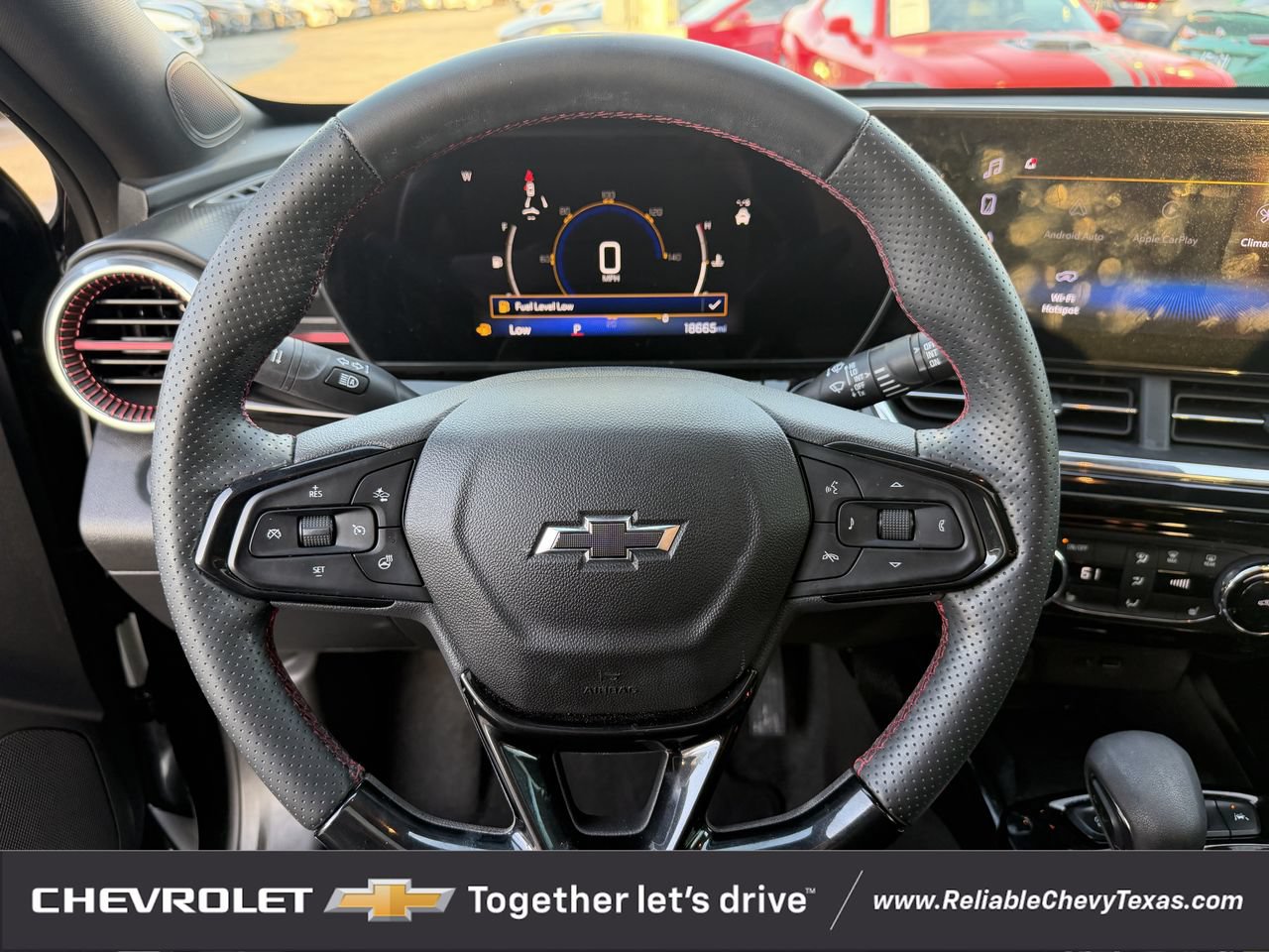 Used 2025 Chevrolet Trax RS w/ Sunroof Package FWD image 13