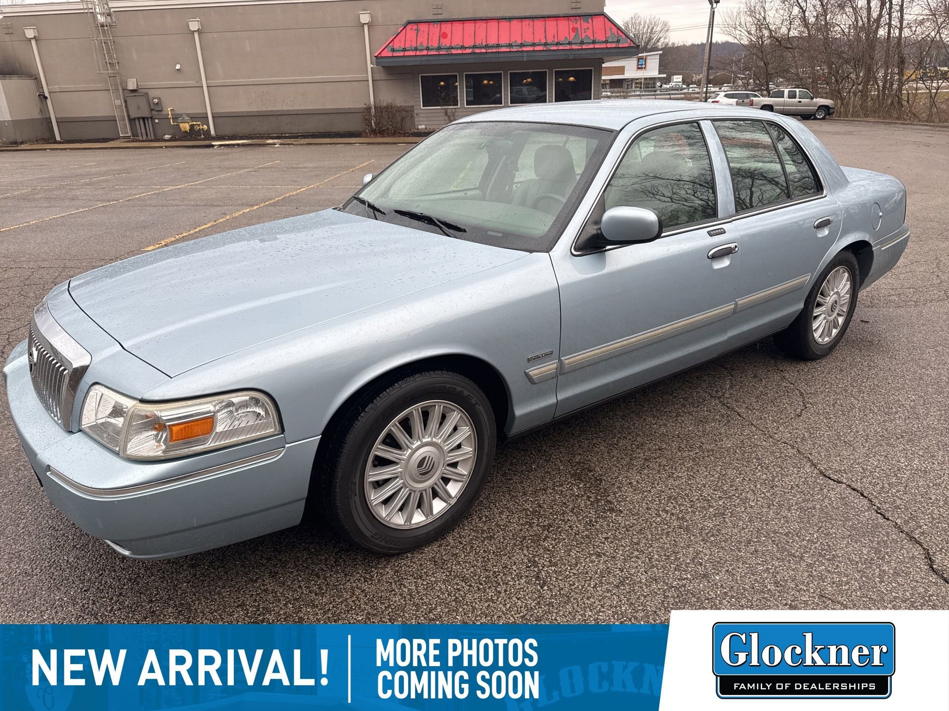 Used 2010 Mercury Grand Marquis LS image 1