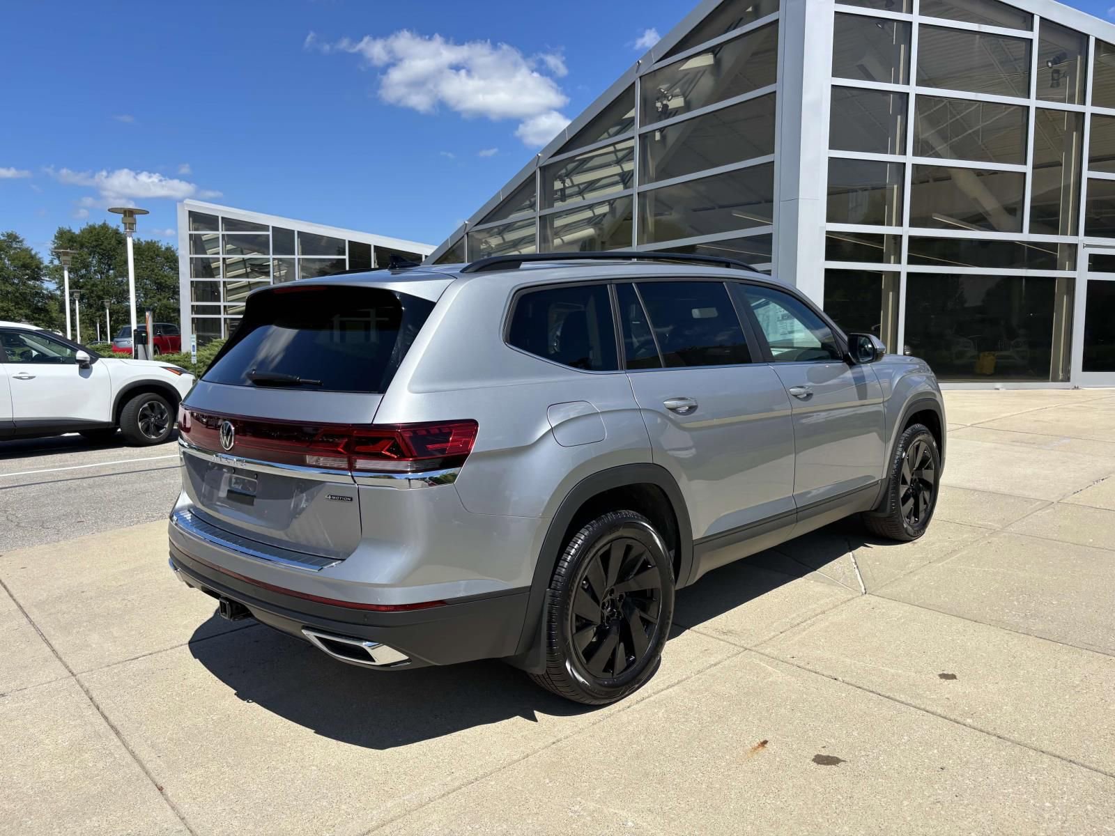 New 2026 Volkswagen Atlas SE image 7