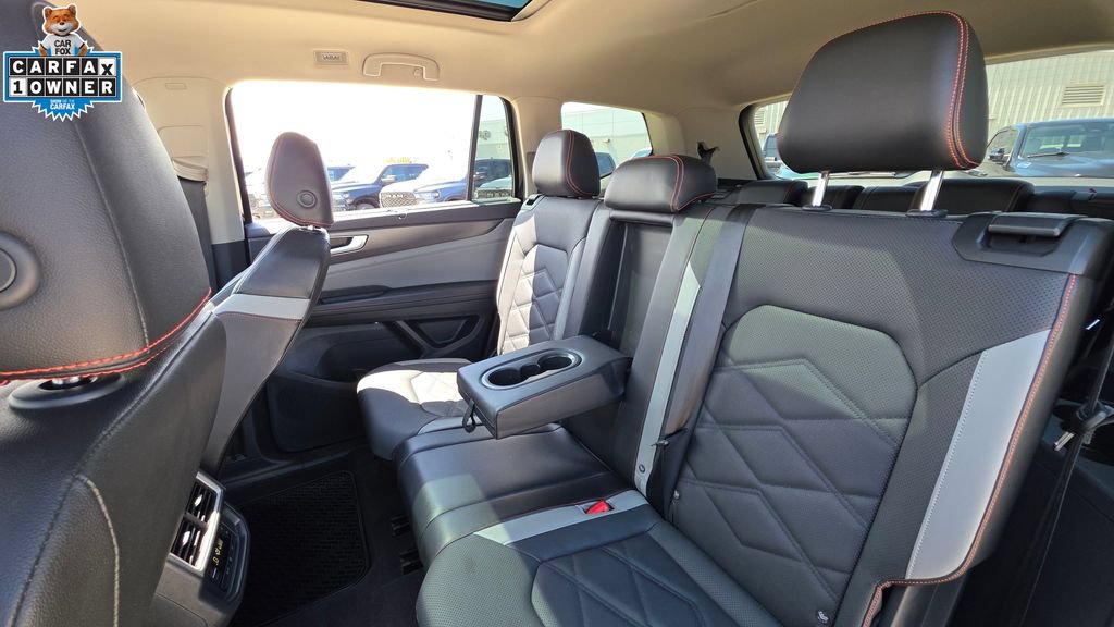 Used 2024 Volkswagen Atlas Peak Edition SEL AWD/4WD image 19