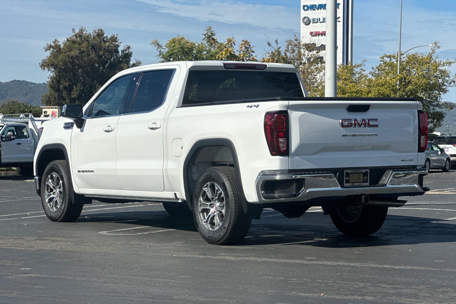 Used 2024 GMC Sierra 1500 SLE AWD/4WD image 6