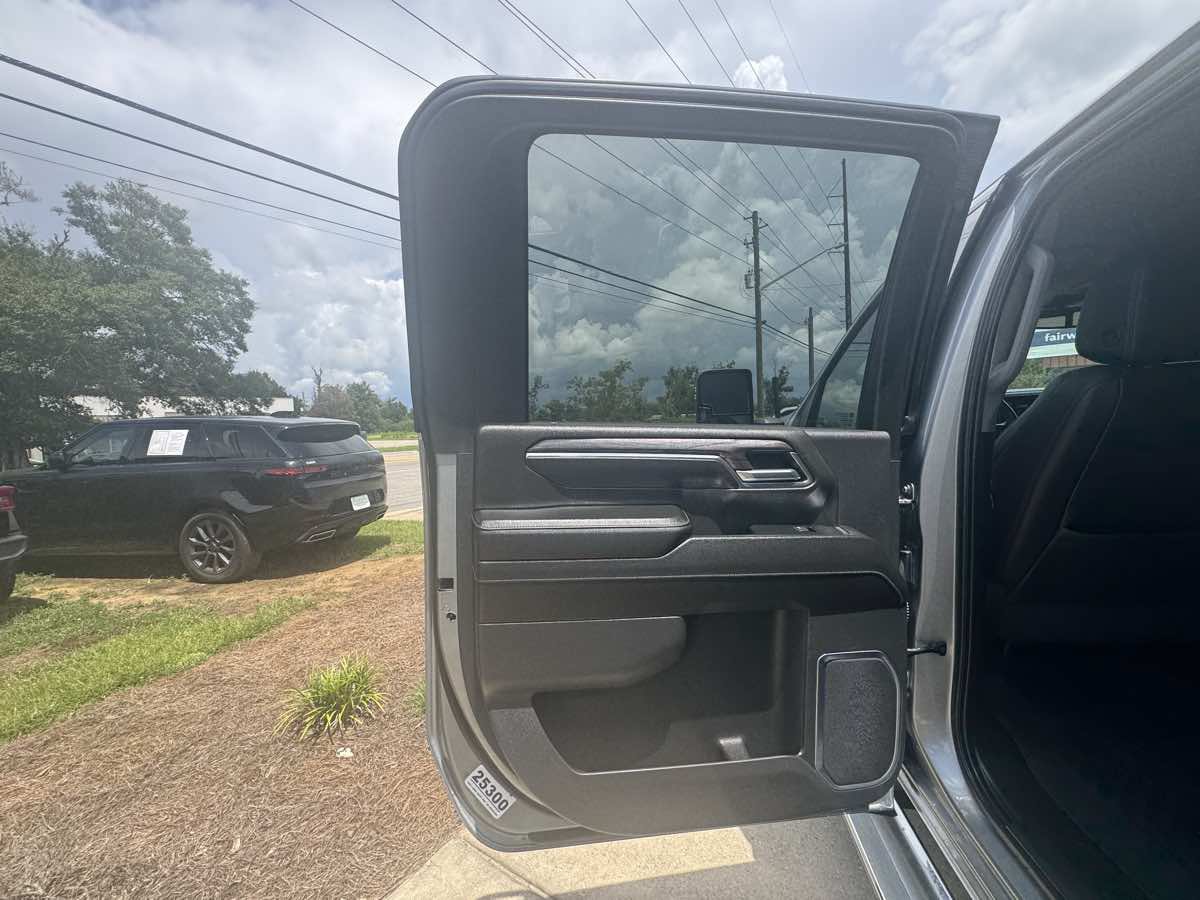 Used 2024 Chevrolet Silverado 2500 LTZ w/ LTZ Plus Package AWD/4WD image 29
