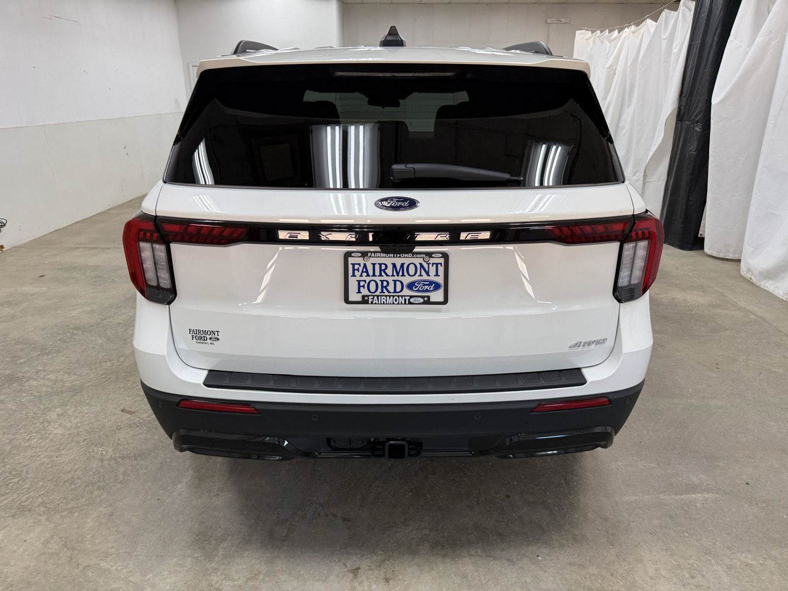 New 2026 Ford Explorer ST-Line w/ ST-Line Street Pack AWD/4WD image 7
