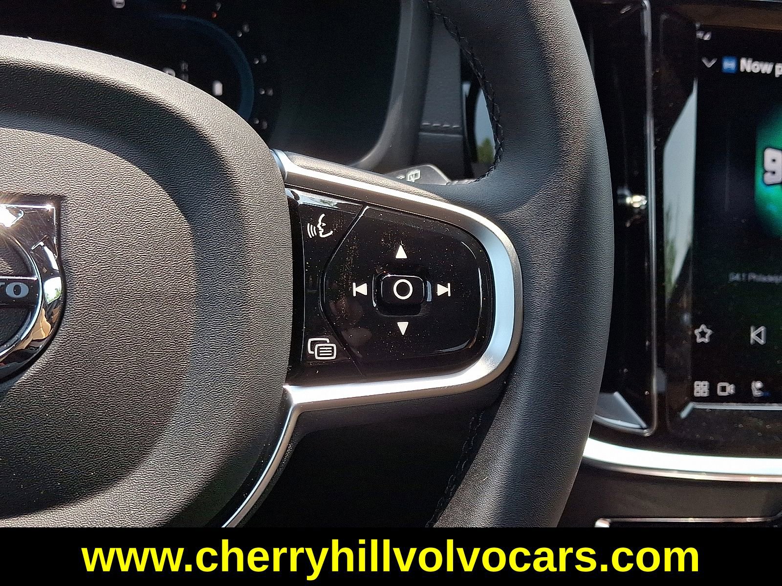 New 2025 Volvo V60 B5 Cross Country Ultra w/ Protection Package Premier image 23