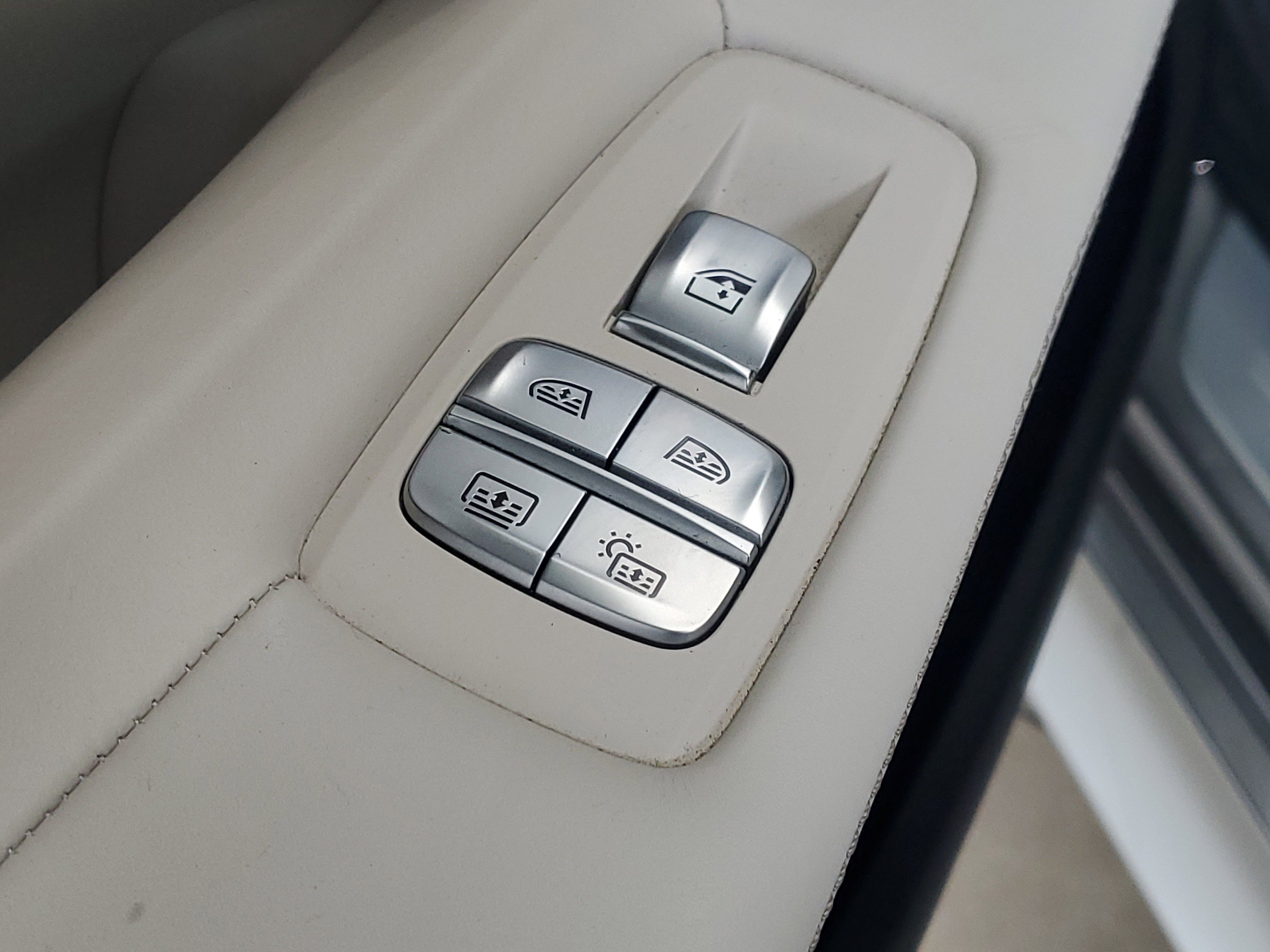 Used 2022 BMW 750Li xDrive AWD/4WD image 13
