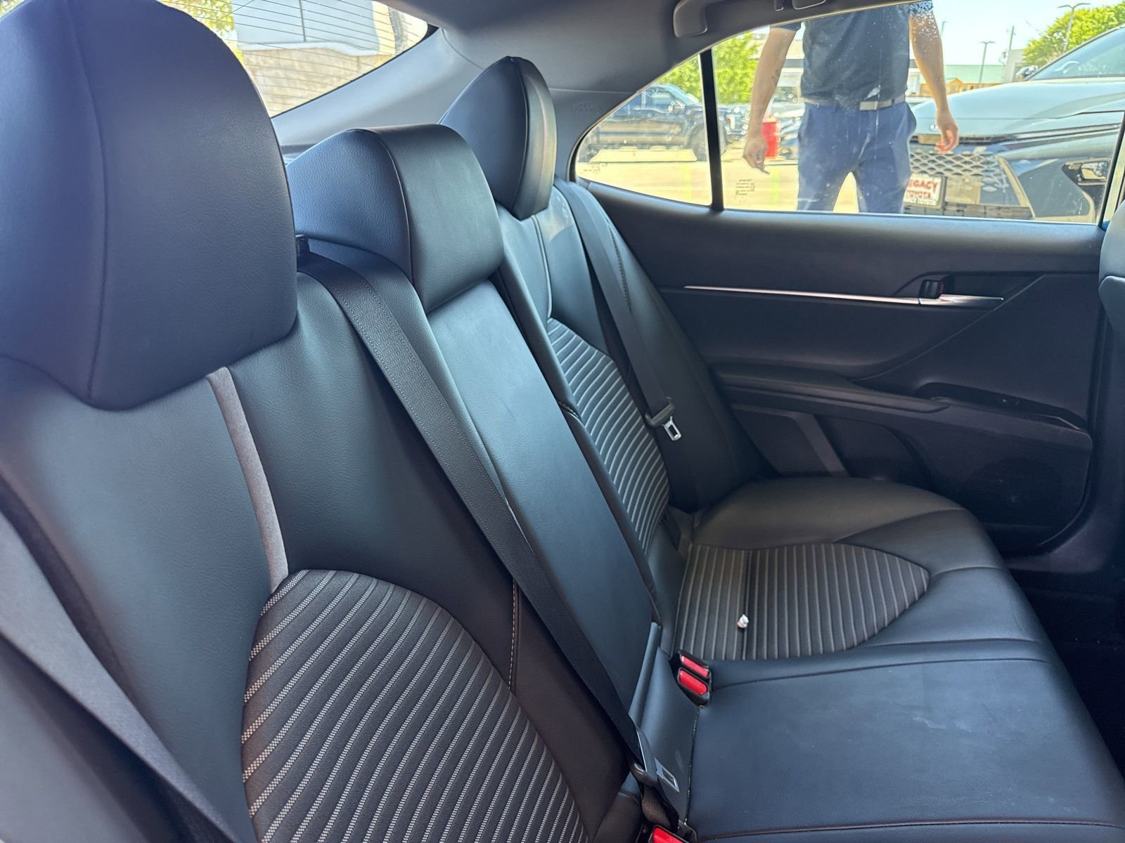 Used 2020 Toyota Camry SE image 20