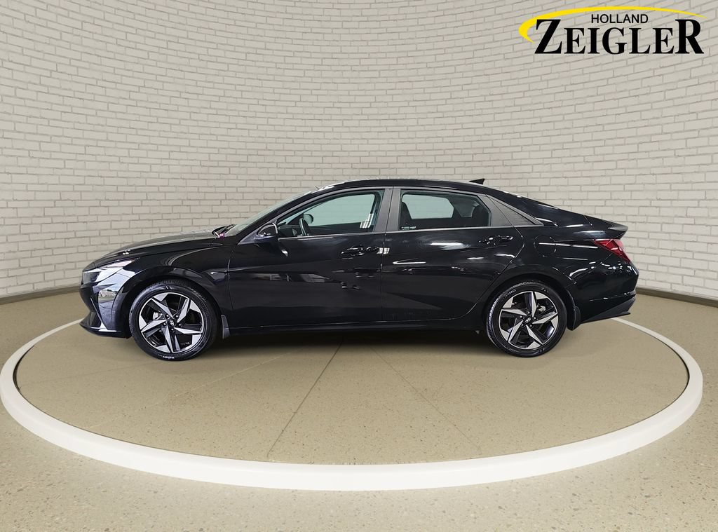 Certified 2023 Hyundai Elantra SEL w/ Convenience Package FWD image 8