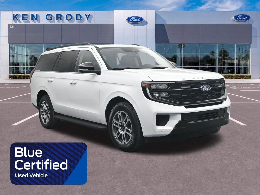 Used 2025 Ford Expedition Active AWD/4WD image 1