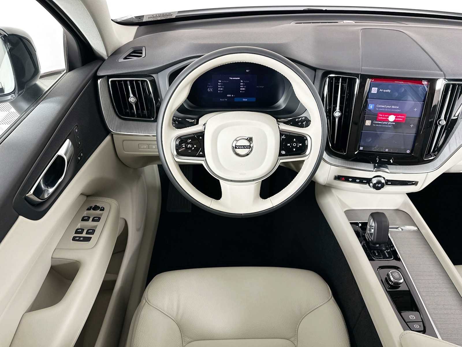 Certified 2025 Volvo XC60 T8 Plus w/ Protection Package Premier image 18