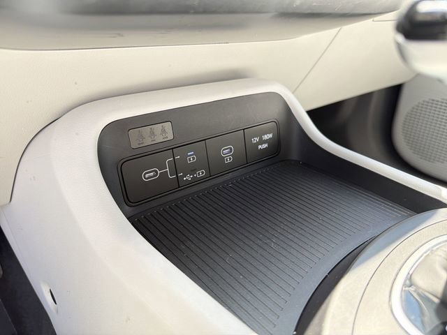 Used 2025 Hyundai Kona SEL AWD/4WD image 25