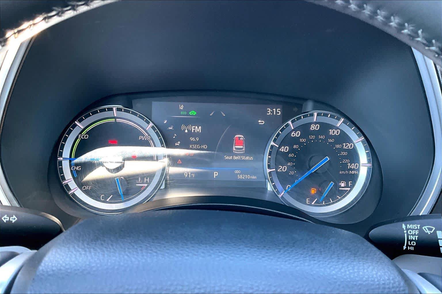 Used 2022 Toyota Highlander XLE AWD/4WD image 25
