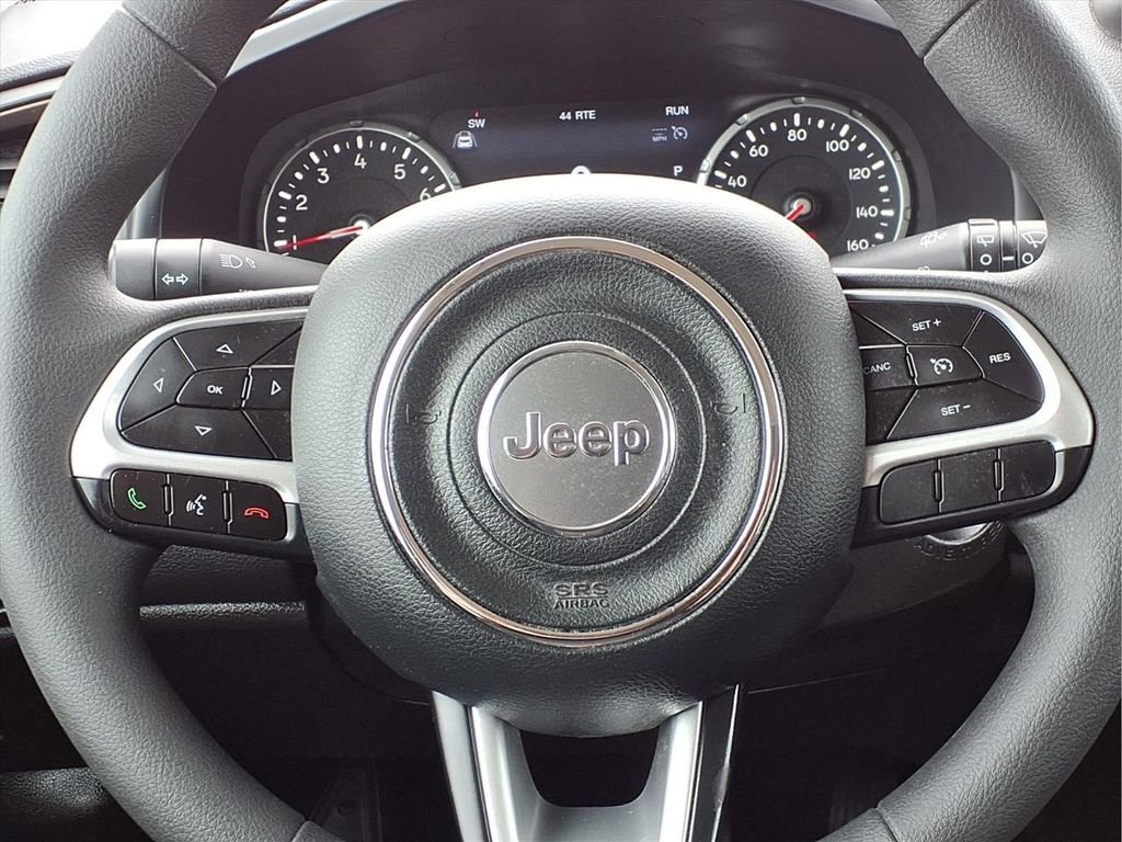 Used 2023 Jeep Renegade Latitude AWD/4WD image 19