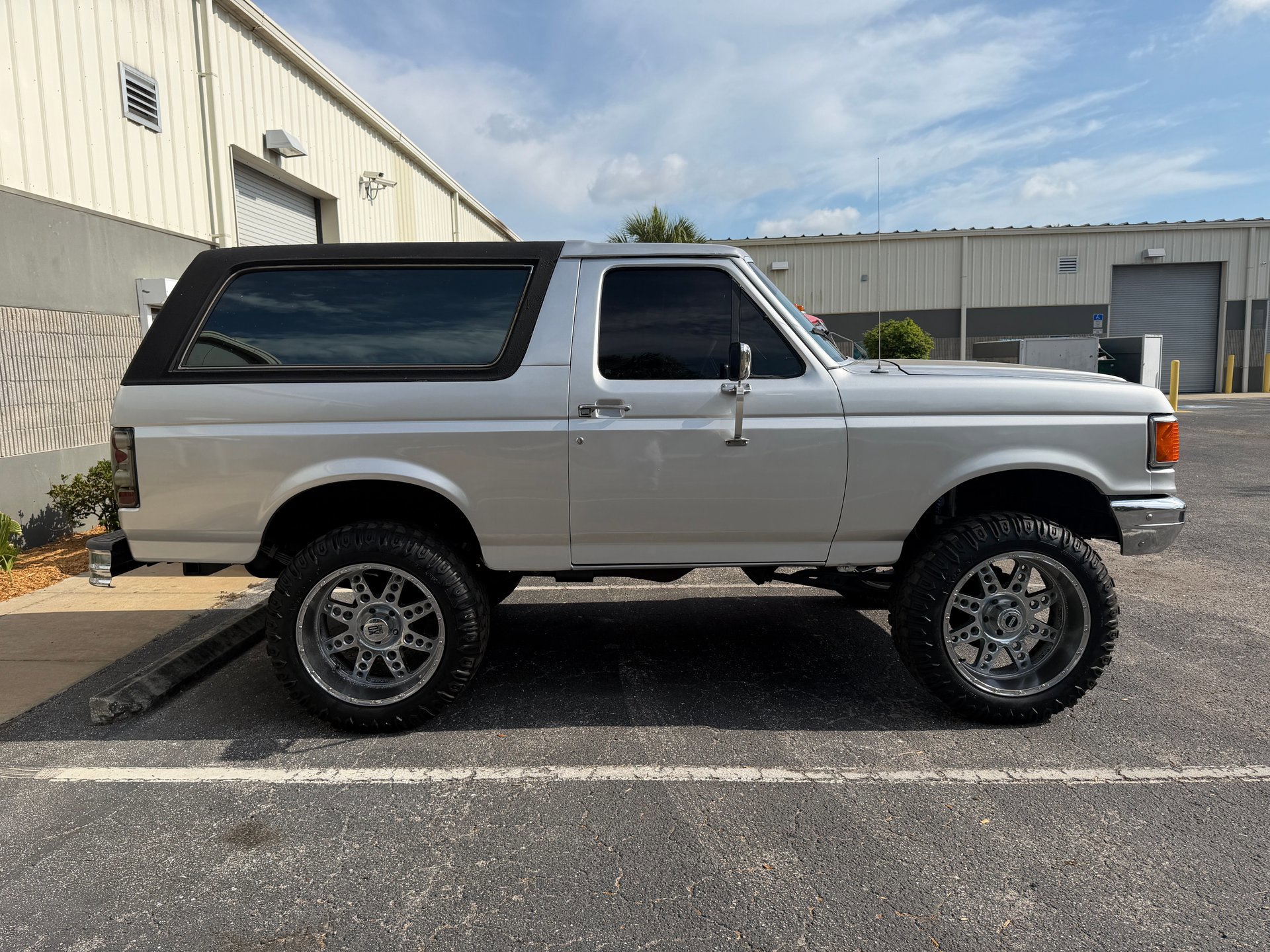 Used 1990 Ford Bronco AWD/4WD image 8