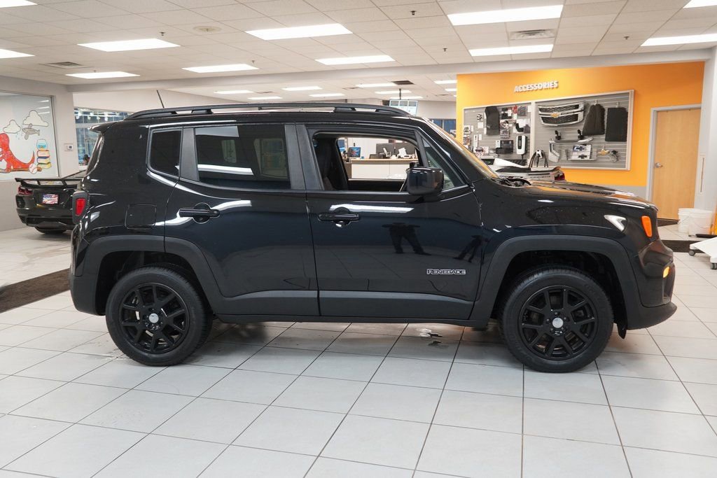 Used 2020 Jeep Renegade Latitude w/ Cold Weather Group image 11