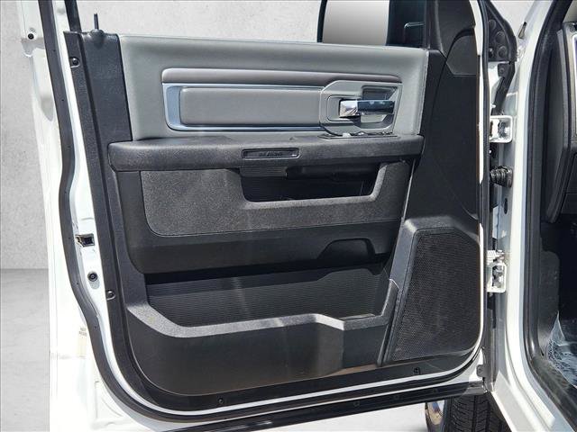 Used 2022 RAM 1500 Classic SLT AWD/4WD image 10