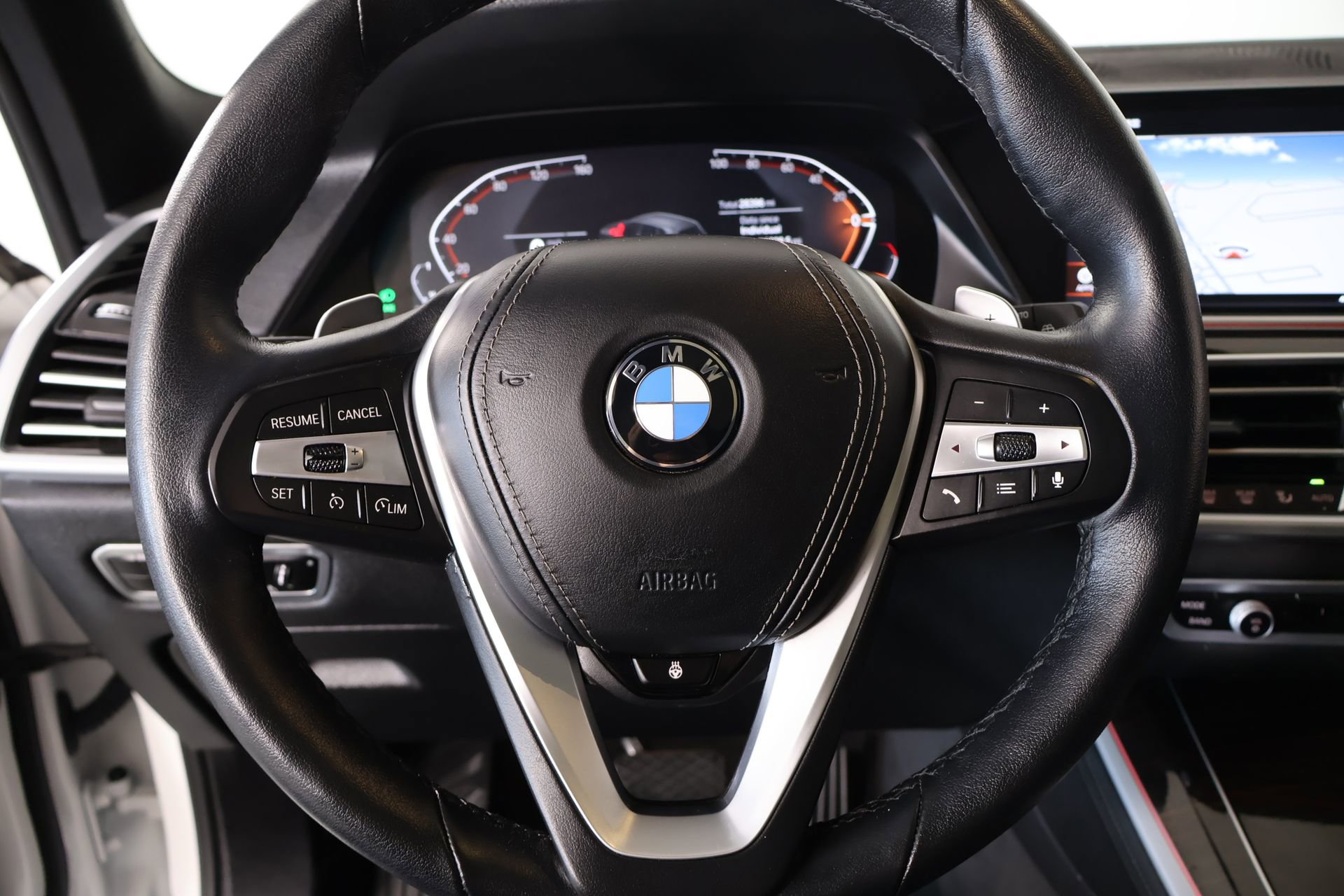 Used 2023 BMW X5 xDrive40i w/ Luxury Seating Package AWD/4WD image 3