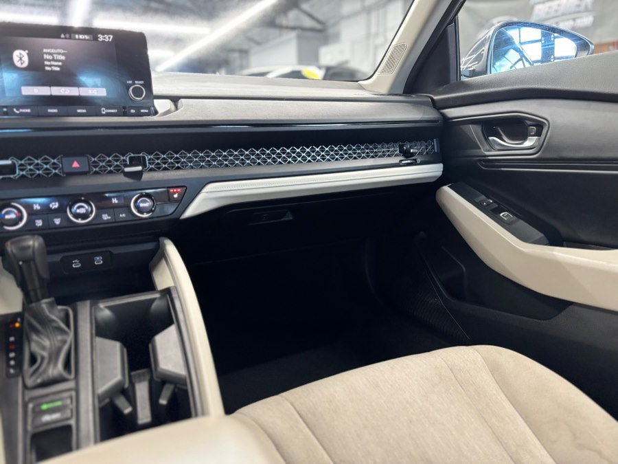 Used 2023 Honda Accord EX image 25
