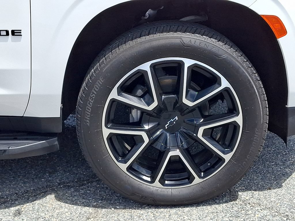Certified 2024 Chevrolet Tahoe RST w/ Luxury Package AWD/4WD image 8