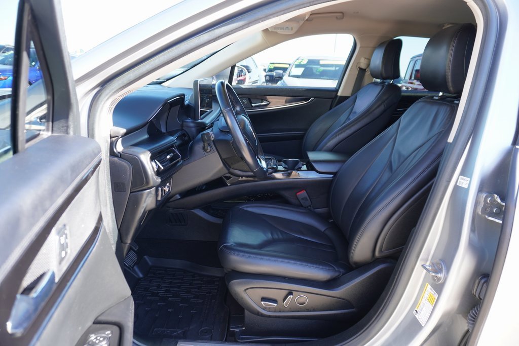 Used 2021 Lincoln Nautilus FWD w/ Equipment Group 101A image 7