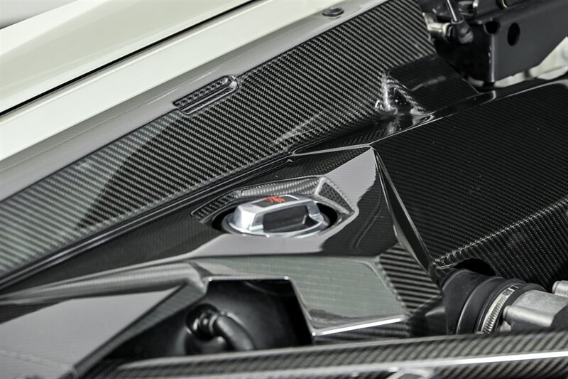 Used 2017 Lamborghini Aventador S AWD/4WD image 13