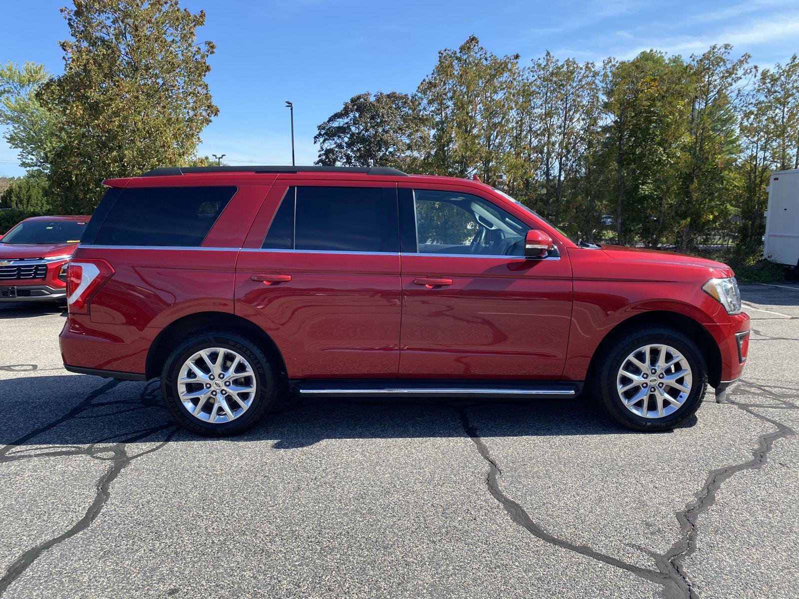 Used 2020 Ford Expedition XLT w/ Equipment Group 202A image 8