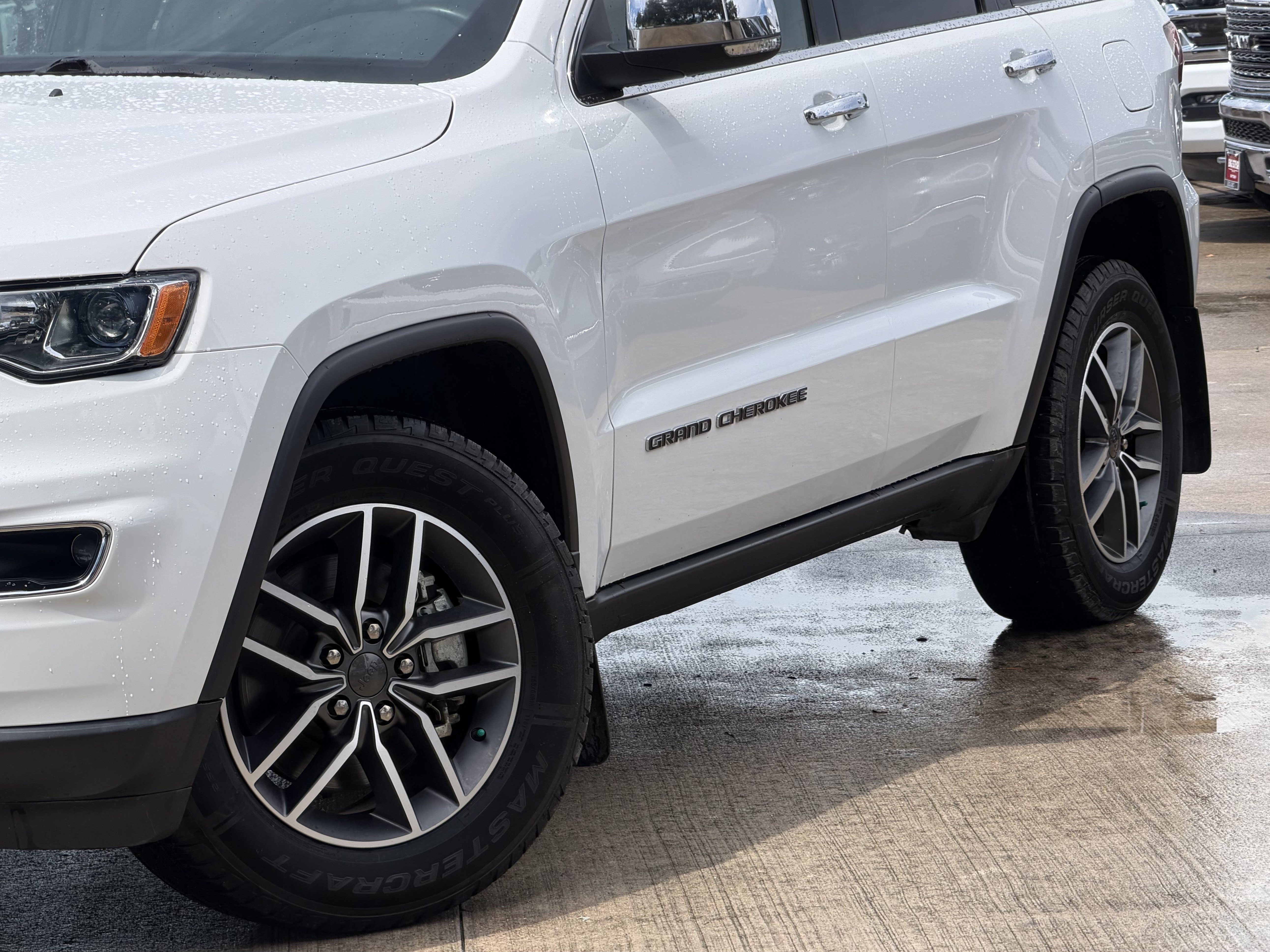 Used 2021 Jeep Grand Cherokee Limited AWD/4WD image 3