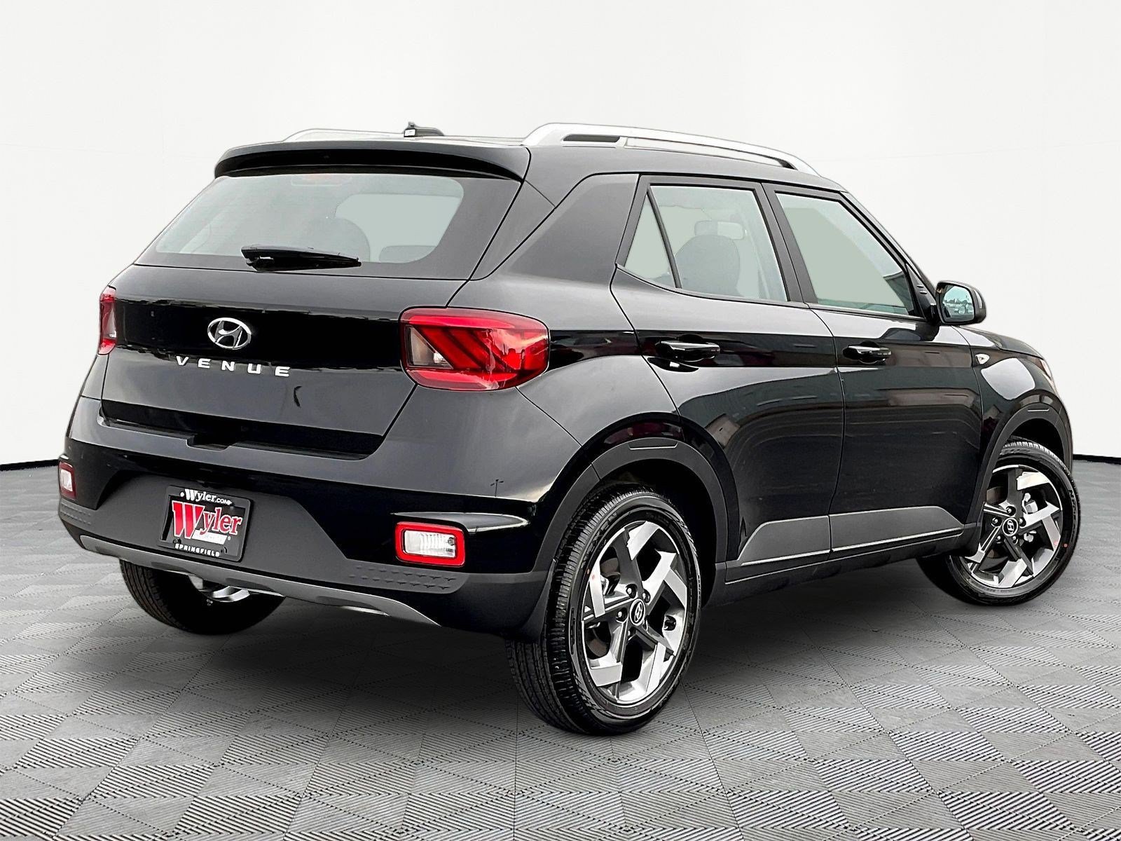 New 2026 Hyundai Venue SEL FWD image 7