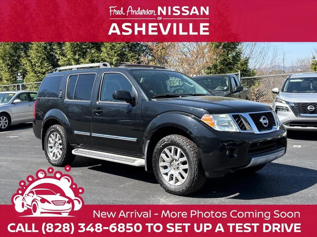 Used 2012 Nissan Pathfinder LE image 1