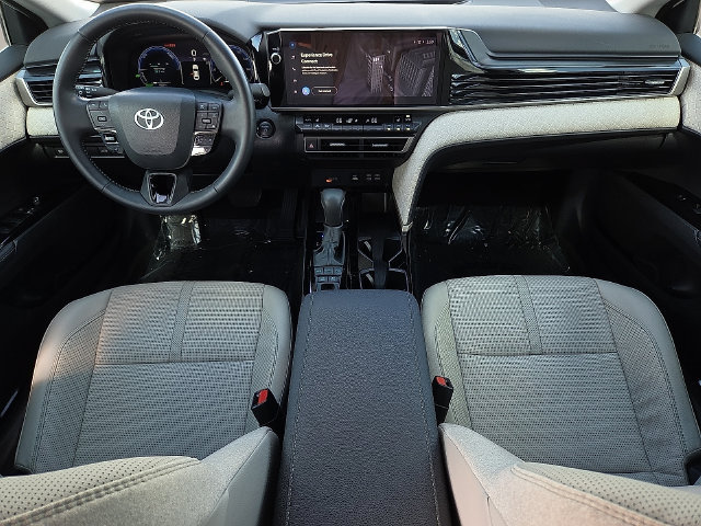 Used 2025 Toyota Camry XLE FWD image 11