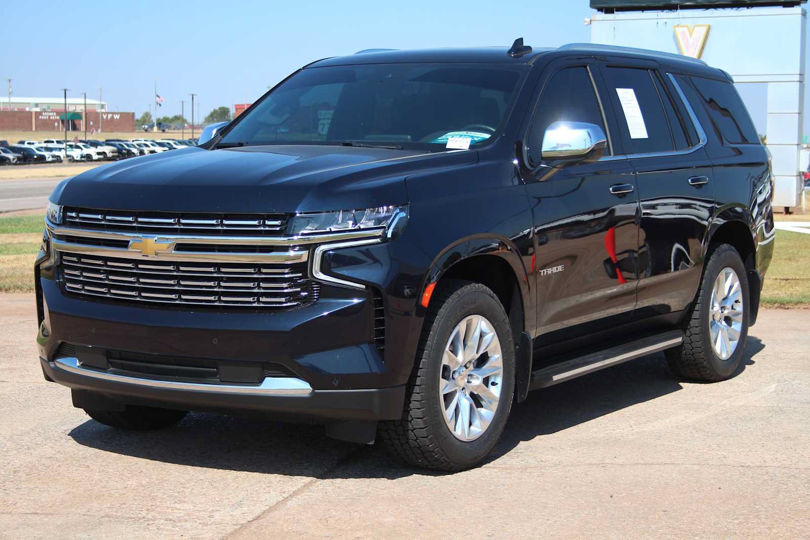 Used 2023 Chevrolet Tahoe Premier AWD/4WD image 4
