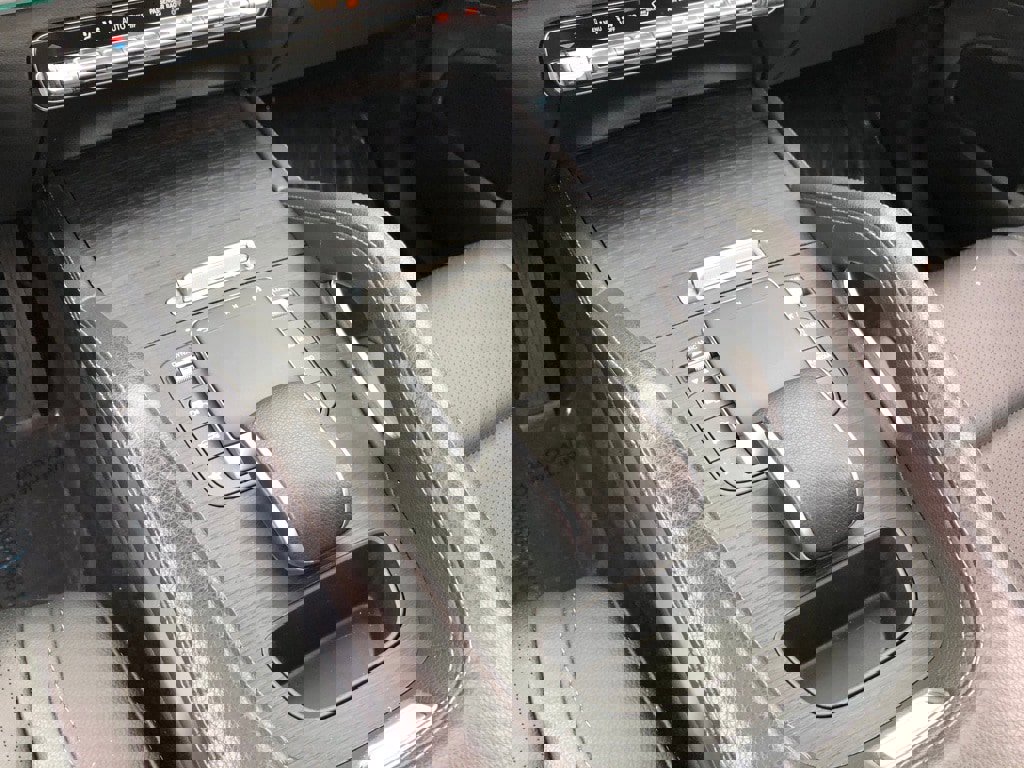 Certified 2022 Mercedes-Benz GLE 350 4MATIC w/ AMG Line Exterior image 31