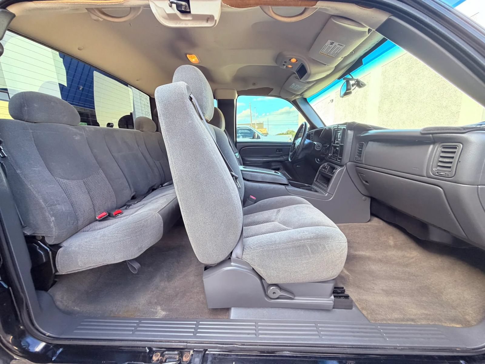 Used 2004 Chevrolet Silverado 1500 4x4 Extended Cab w/ Z71 Convenience Package 1 image 19