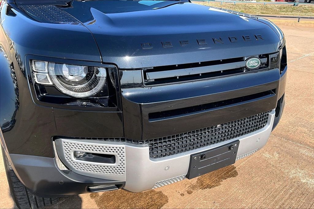 Used 2025 Land Rover Defender 110 S image 29