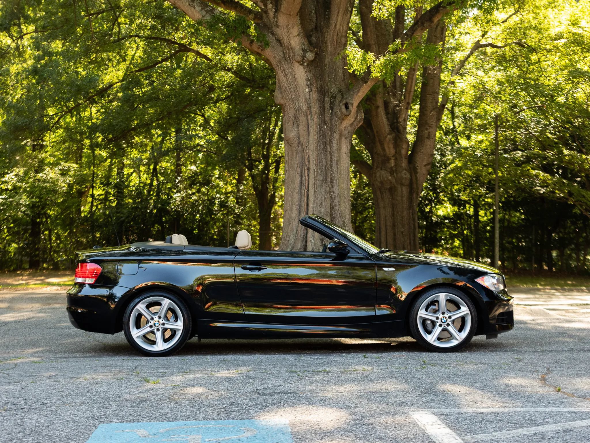 Used 2008 BMW 135i Convertible RWD image 7