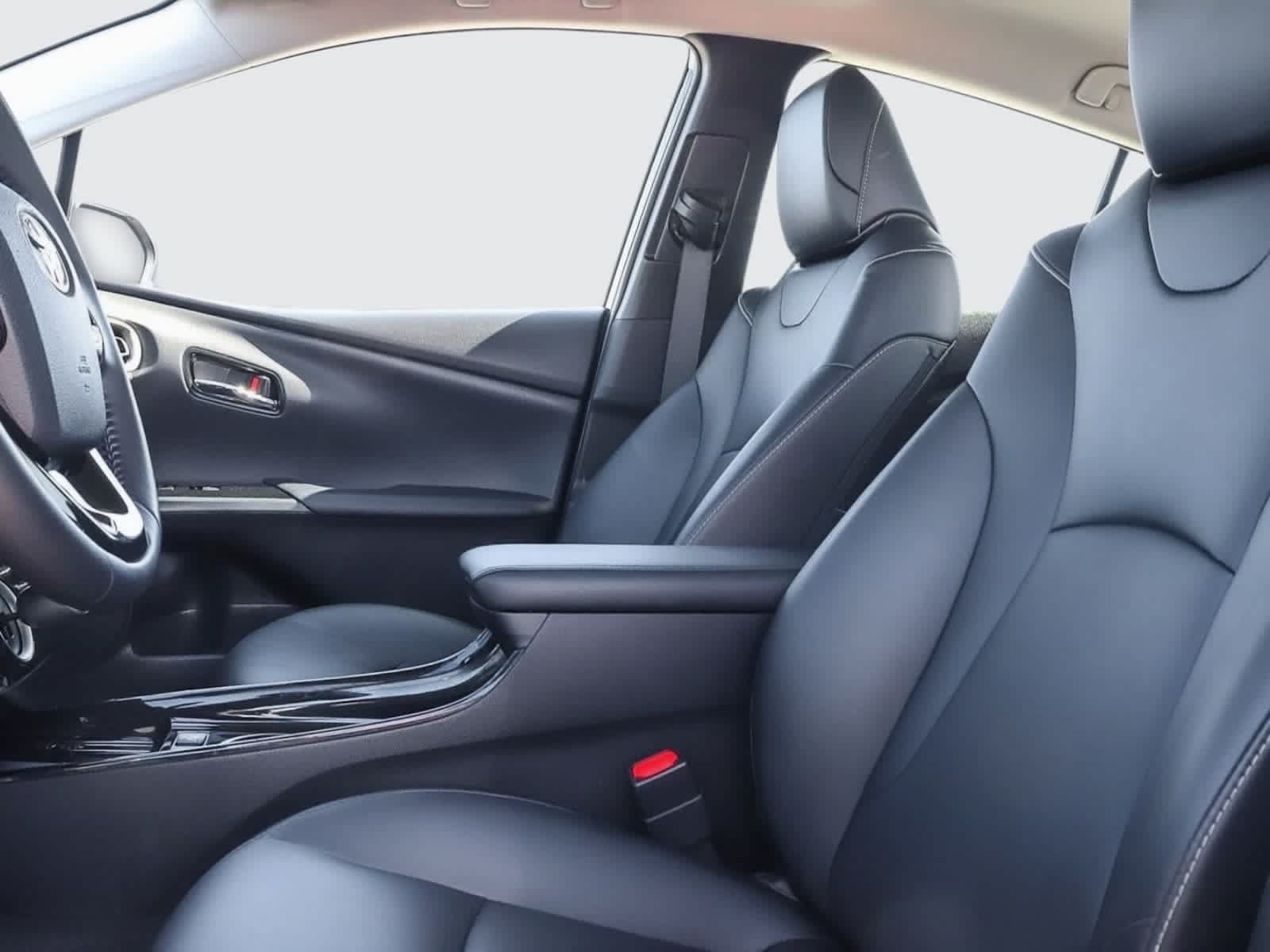 Used 2021 Toyota Prius Prime XLE FWD image 27