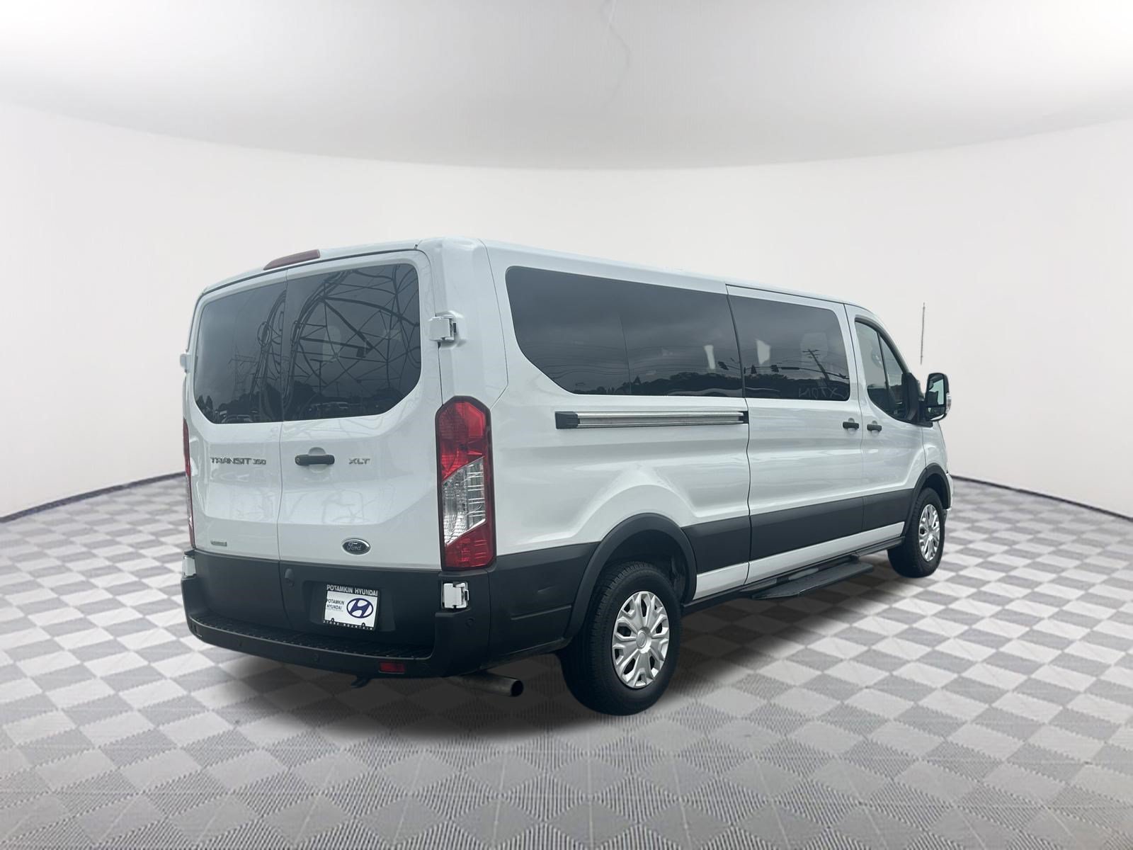 Used 2025 Ford Transit 350 XLT RWD image 5