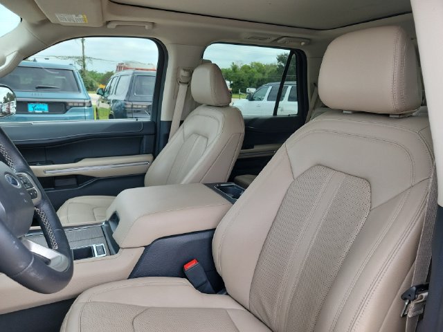 Used 2024 Ford Expedition Limited RWD image 16