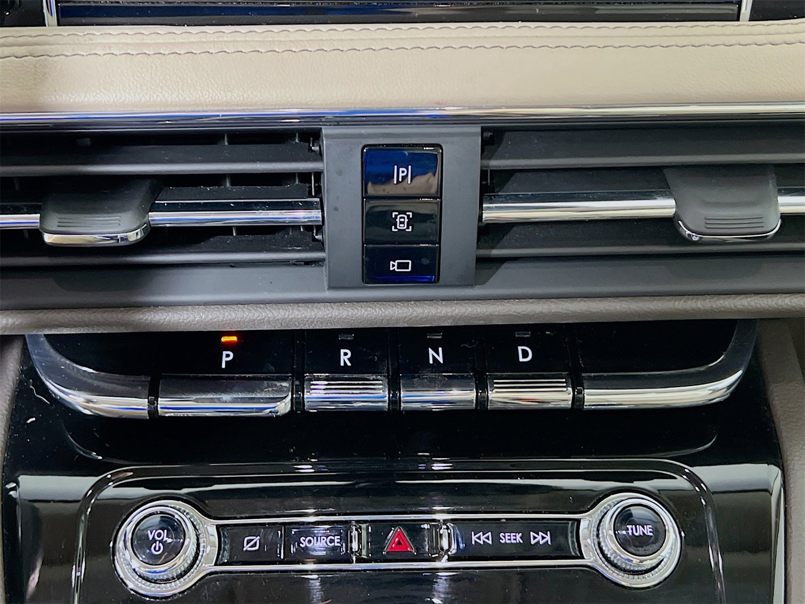 Used 2022 Lincoln Corsair Reserve w/ Elements Package image 20