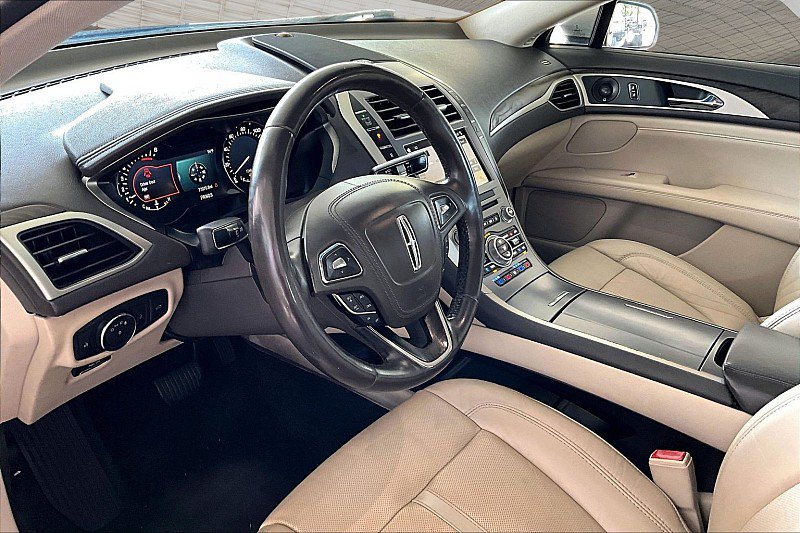 Used 2018 Lincoln MKZ Reserve w/ Climate Package FWD image 9