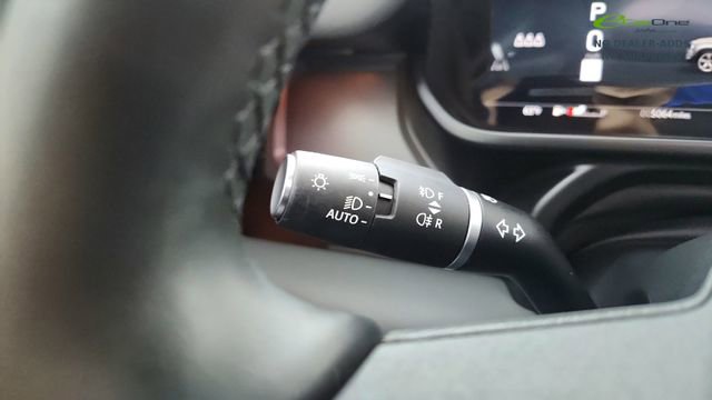 Used 2025 Land Rover Defender 110 X image 41