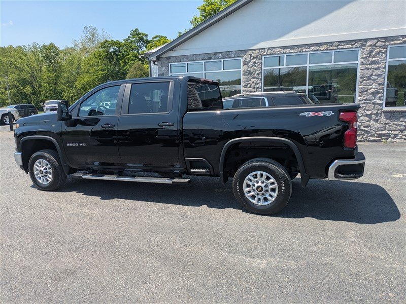 Used 2025 Chevrolet Silverado 2500 LT w/ Convenience Package AWD/4WD image 4